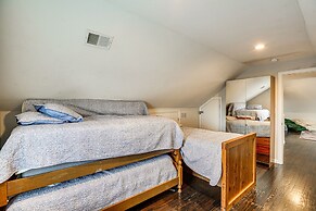 1/2 Mi to Beach Access: Margate City Home!