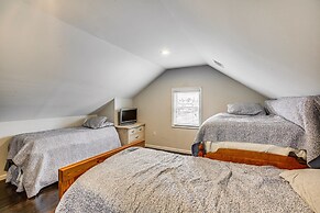 1/2 Mi to Beach Access: Margate City Home!