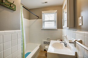 1/2 Mi to Beach Access: Margate City Home!