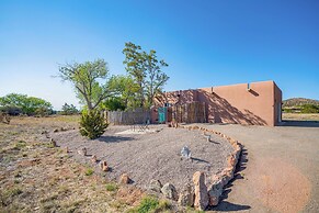 Serene Santa Fe Getaway w/ Hot Tub & Fireplace!