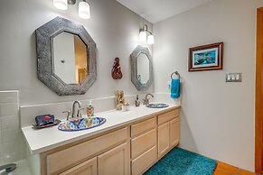 Serene Santa Fe Getaway w/ Hot Tub & Fireplace!