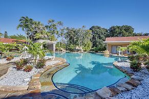 Pool & Hot Tub: Spacious Villa in Coral Springs!