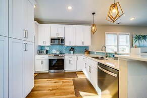 Lakefront Carolina Beach Townhome w/ 3 Balconies!