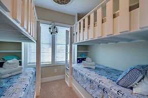 Lakefront Carolina Beach Townhome w/ 3 Balconies!