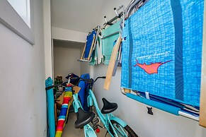 Lakefront Carolina Beach Townhome w/ 3 Balconies!