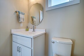 Lakefront Carolina Beach Townhome w/ 3 Balconies!