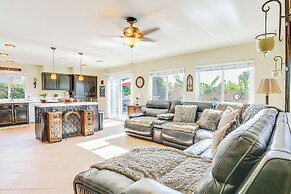 Hot Tub, Bar & Outdoor Kitchen: Chic Indio Retreat