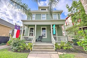 Historic Galveston Hideaway, Walk to the Beach!