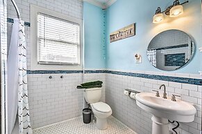 Historic Galveston Hideaway, Walk to the Beach!