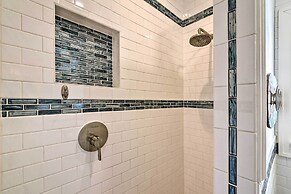 Historic Galveston Hideaway, Walk to the Beach!