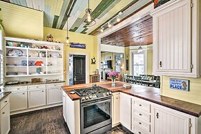 Historic Galveston Hideaway, Walk to the Beach!