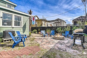 Historic Galveston Hideaway, Walk to the Beach!