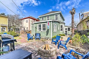Historic Galveston Hideaway, Walk to the Beach!
