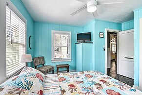 Historic Galveston Hideaway, Walk to the Beach!