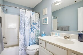 3 Mi to Savannah Beach: Lewes Condo w/ Pool Access