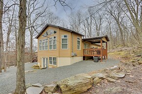 Hike, Swim & Ski: Home w/ Deck in Lackawaxen