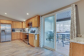 Hike, Swim & Ski: Home w/ Deck in Lackawaxen