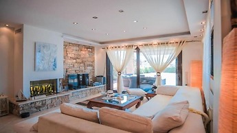 Zennova 17 Lydia Luxury Pool Villa