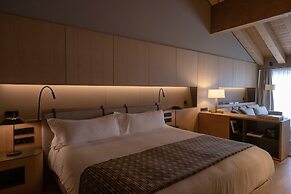 The Blackpine Hotel, Small Luxury Hotels