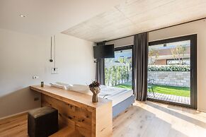 Oleeva Garda Living Adults Only