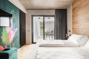 Oleeva Garda Living Adults Only