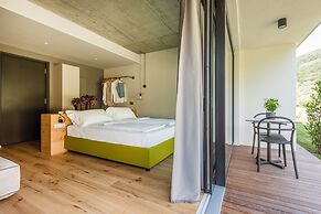 Oleeva Garda Living Adults Only