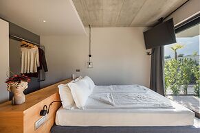 Oleeva Garda Living Adults Only