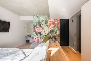 Oleeva Garda Living Adults Only