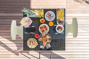 Oleeva Garda Living Adults Only