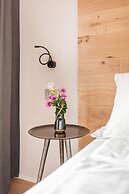 Oleeva Garda Living Adults Only