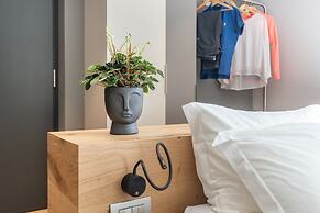 Oleeva Garda Living Adults Only