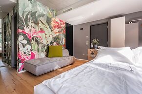 Oleeva Garda Living Adults Only