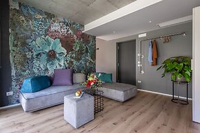 Oleeva Garda Living Adults Only