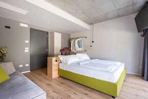 Oleeva Garda Living Adults Only