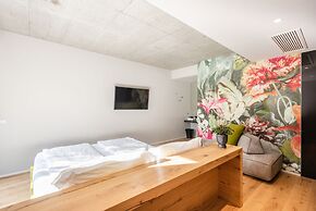 Oleeva Garda Living Adults Only