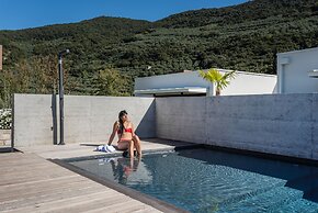 Oleeva Garda Living Adults Only