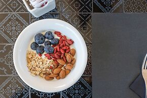 Oleeva Garda Living Adults Only