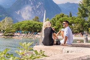 Oleeva Garda Living Adults Only