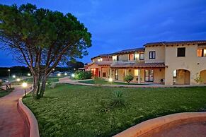 Residence with pool in Vignola Mare