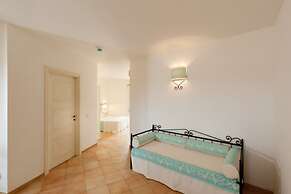 Residence with pool in Vignola Mare