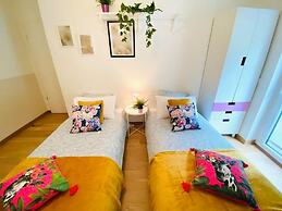 Large 3bedrooms with Terrace and Parking