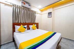 Itsy Hotels Anand Executive, Near Amanora