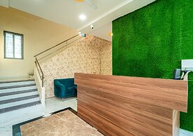 Itsy Hotels Anand Executive, Near Amanora