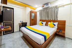 Itsy Hotels Anand Executive, Near Amanora