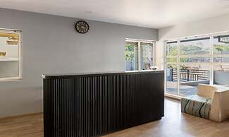 Treebo Treetops Inn - Anna Nagar