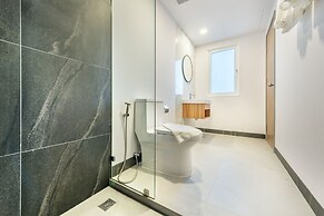 PLAAI Plus Hotel Bowin