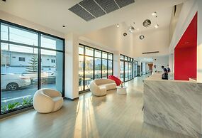 PLAAI Plus Hotel Bowin