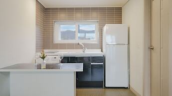 Geoje Beachwhite Pension