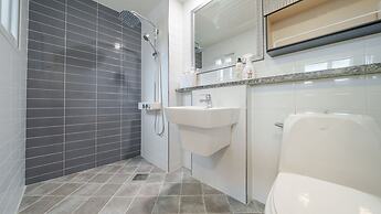 Geoje Beachwhite Pension