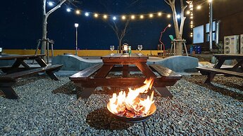 Geoje Beachwhite Pension